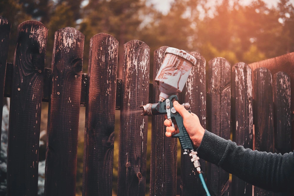 Fence maintenance and repainting service in northern Melbourne