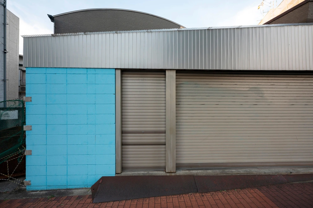 Freshly painted garage door in Melbourne – AH Painting - garage door painting