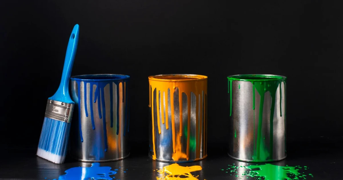 Painting plastic outdoor furniture with spray paint